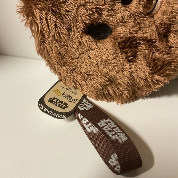 Hallmark Star Wars Chewbacca Wristlet Itty Bittys Fuzzy Wallet Purse Embroidered - Picture 9 of 9